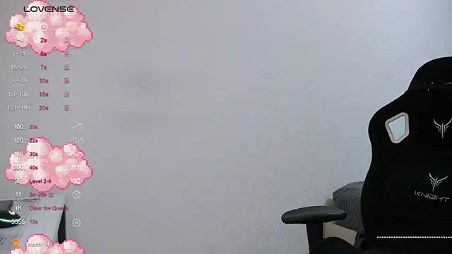 Snapshot of SkyqueenI chatting on 03/18/25, 08:47 SkyqueenI online show from 03/18/25, 08:47