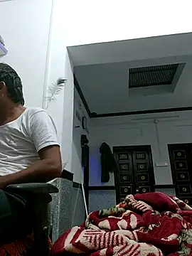 HotBoyOm online show from 11/22/25, 06:29