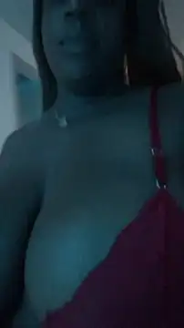 Adrilovechocolate online show from 04/19/26, 11:20