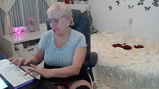 Ghertrude52 online show from 10/08/25, 03:04