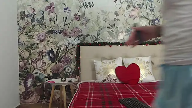 RoseDiamond06 online show from 12/21/25, 01:29