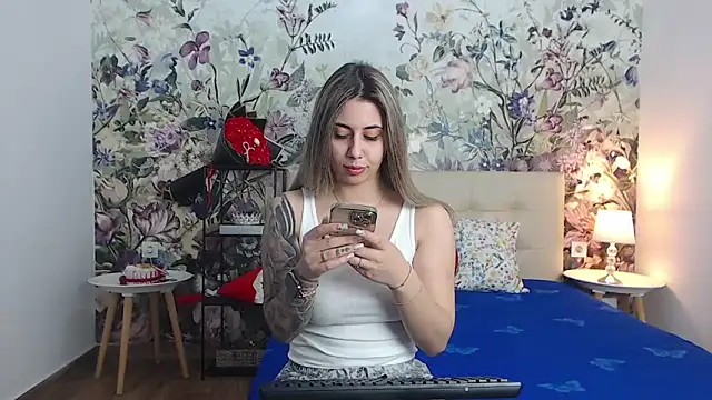 RoseDiamond06 online show from 04/20/26, 03:59