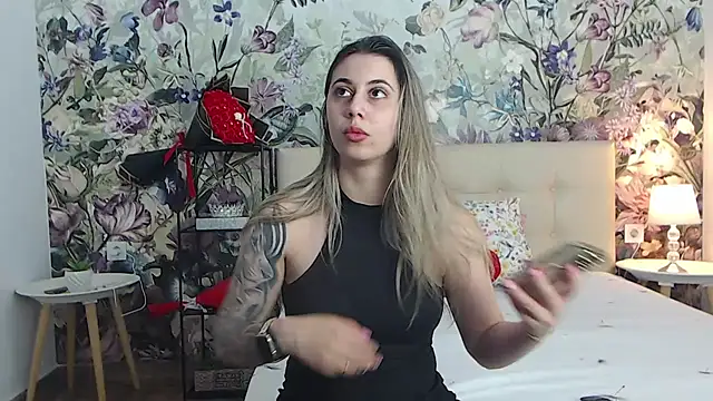 Snapshot of RoseDiamond06 chatting on 07/17/26, 03:07 RoseDiamond06 online show from 07/17/26, 03:07