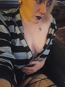 PinkTheHawk online show from 10/16/25, 09:32