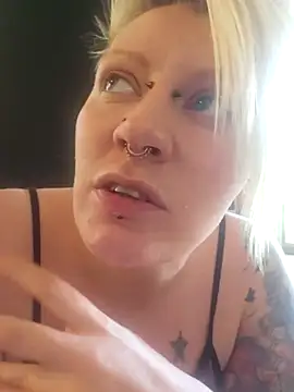 PinkTheHawk online show from 12/04/25, 02:54