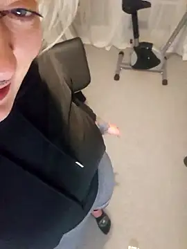 PinkTheHawk online show from 01/13/26, 10:42