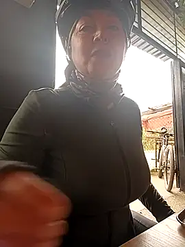 emma tour online show from 10/03/25, 02:36