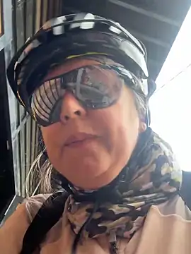 emma tour online show from 10/26/25, 03:18