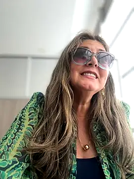 emma tour online show from 10/28/25, 04:09