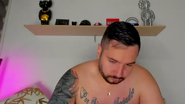 camilo restrepo21 online show from 10/03/25, 12:29