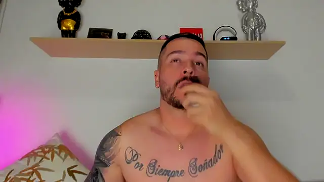 camilo restrepo21 online show from 10/11/25, 11:36