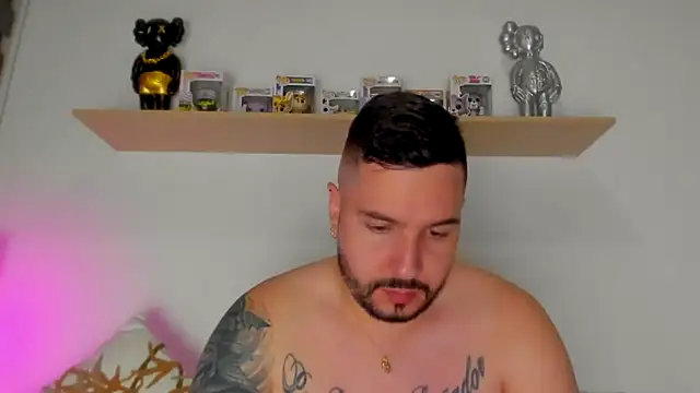 camilo restrepo21 online show from 10/23/25, 02:11