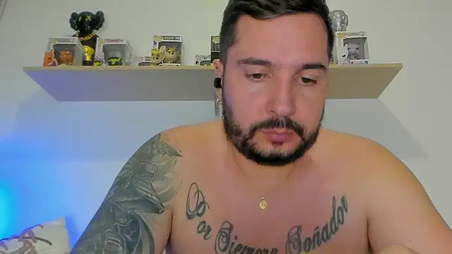 camilo restrepo21 online show from 04/08/26, 01:49