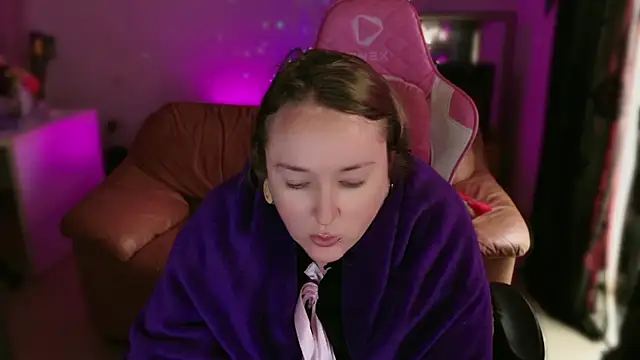 kisicaxx online show from 02/18/25, 01:11