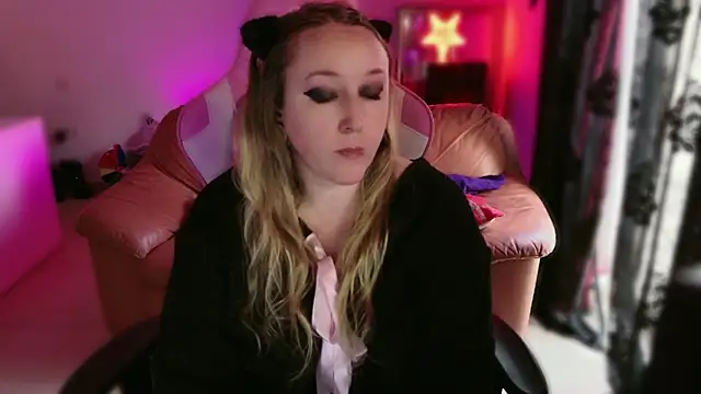 kisicaxx online show from 02/21/25, 02:27