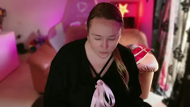 kisicaxx online show from 03/04/25, 12:01