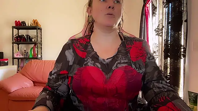 kisicaxx online show from 10/07/25, 10:23