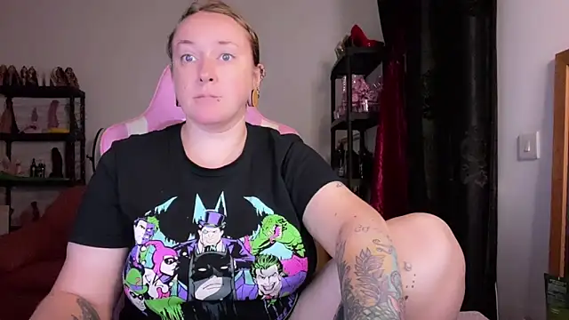 kisicaxx online show from 11/06/25, 06:53