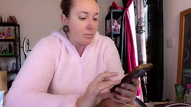 kisicaxx online show from 11/13/25, 06:23