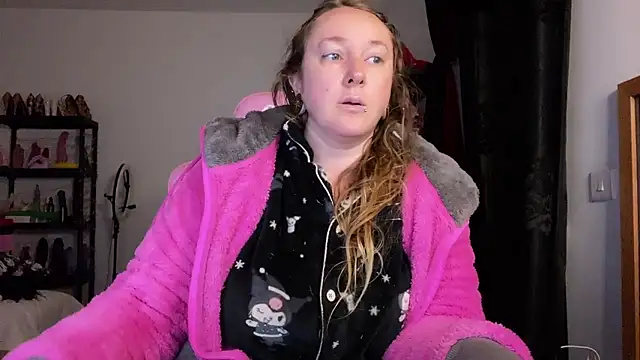 kisicaxx online show from 01/14/26, 04:40