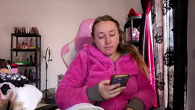 kisicaxx online show from 01/15/26, 08:30