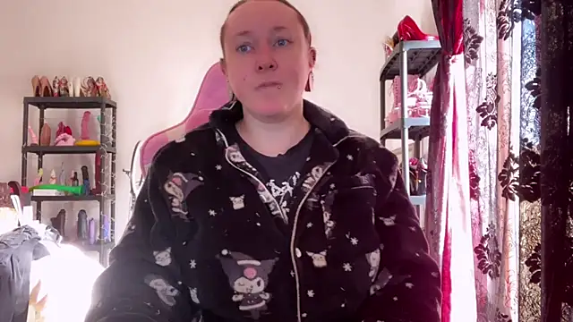 kisicaxx online show from 02/13/26, 07:59