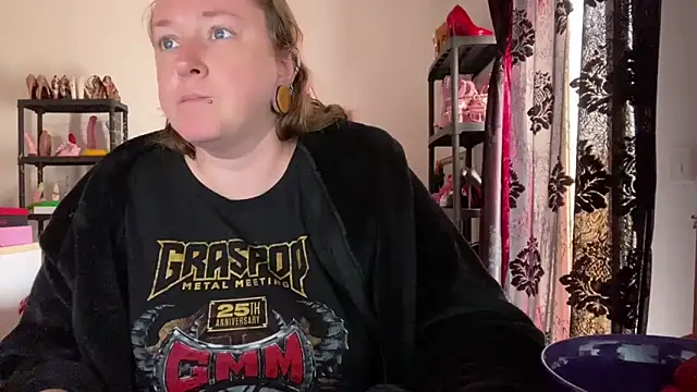 kisicaxx online show from 04/12/26, 01:38