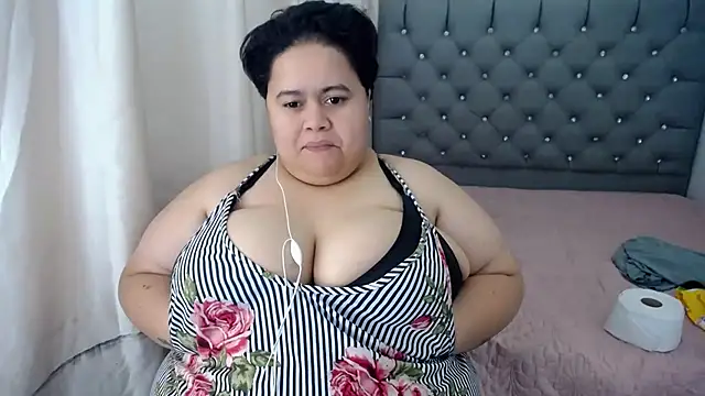 hotlesby4uxxx online show from 12/11/24, 11:00