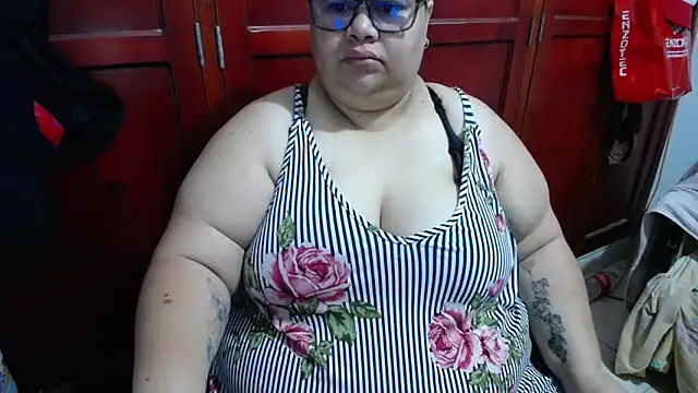 hotlesby4uxxx online show from 05/23/26, 01:48