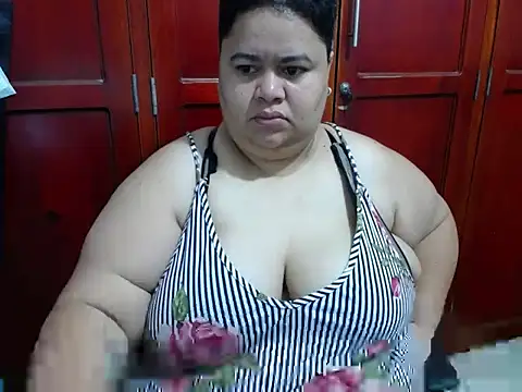 Snapshot of hotlesby4uxxx chatting on 06/23/26, 01:53 hotlesby4uxxx online show from 06/23/26, 01:53