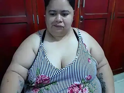 Snapshot of hotlesby4uxxx chatting on 07/16/26, 01:50 hotlesby4uxxx online show from 07/16/26, 01:50