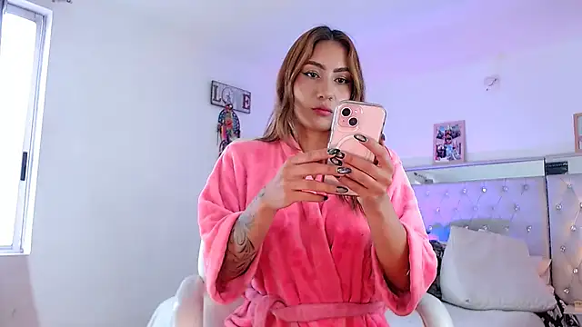 hollythomson online show from 01/24/25, 05:53