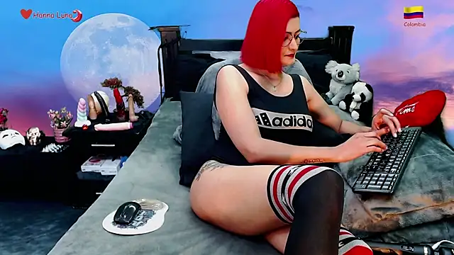 Snapshot of Hanna_Luna chatting on 12/12/24, 07:30 Hanna Luna online show from 12/12/24, 07:30