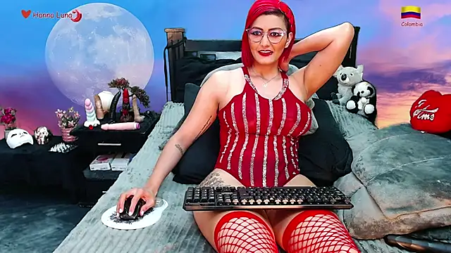 Snapshot of Hanna_Luna chatting on 01/15/25, 07:15 Hanna Luna online show from 01/15/25, 07:15