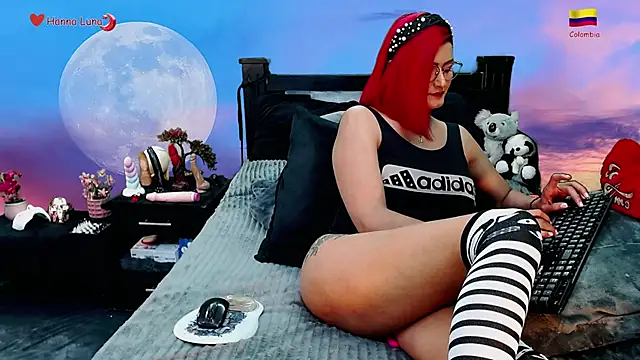 Snapshot of Hanna_Luna chatting on 09/25/25, 07:23 Hanna Luna online show from 09/25/25, 07:23