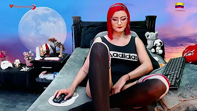 Hanna Luna online show from 11/26/25, 08:15