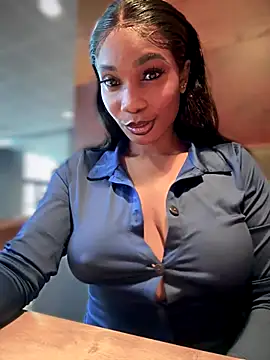   Nessa   online show from 10/03/25, 11:40