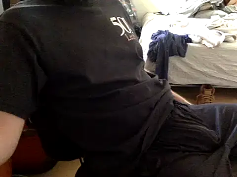 Snapshot of BADGUY2021 chatting on 03/15/25, 12:13 BADGUY2021 online show from 03/15/25, 12:13