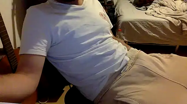 Snapshot of BADGUY2021 chatting on 03/18/25, 04:59 BADGUY2021 online show from 03/18/25, 04:59