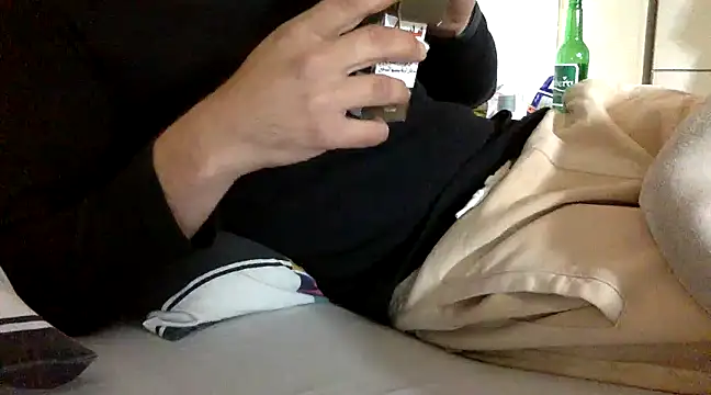 Snapshot of BADGUY2021 chatting on 03/22/25, 06:11 BADGUY2021 online show from 03/22/25, 06:11