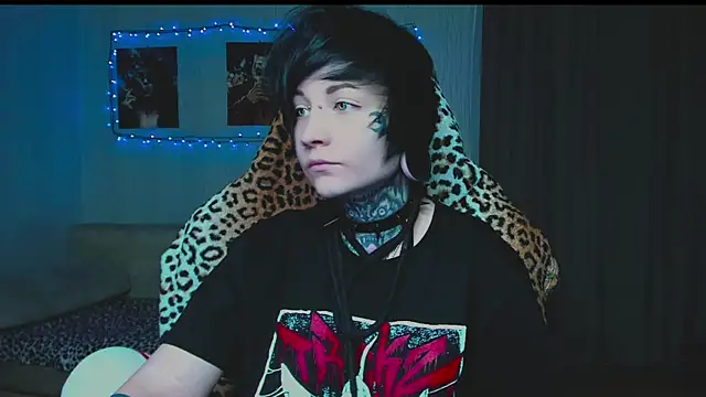 Snapshot of acid_trip1l chatting on 10/05/25, 09:56 acid trip1l online show from 10/05/25, 09:56