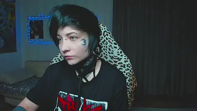 Snapshot of acid_trip1l chatting on 10/12/25, 08:19 acid trip1l online show from 10/12/25, 08:19