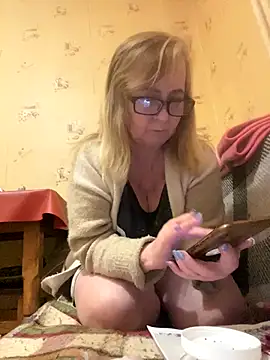 Irina2909xh online show from 12/18/25, 01:22