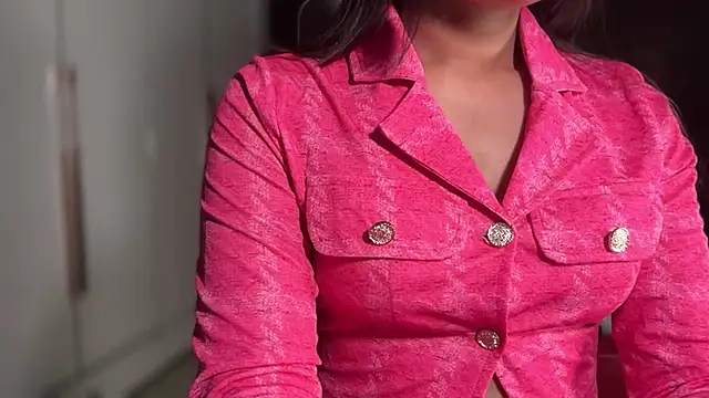 selen 5 online show from 03/17/26, 06:22