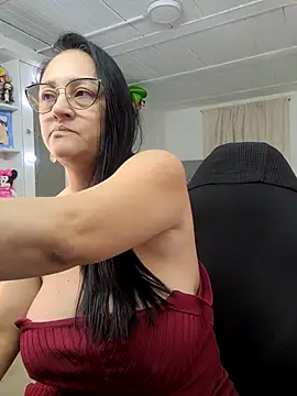 Ameliarizo online show from 10/13/25, 01:49