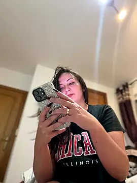 Snapshot of itsCassie chatting on 10/27/25, 05:50 itsCassie online show from 10/27/25, 05:50