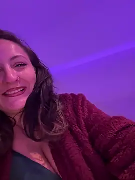 Snapshot of itsCassie chatting on 02/04/26, 02:12 itsCassie online show from 02/04/26, 02:12