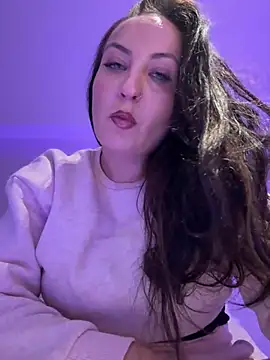 Snapshot of itsCassie chatting on 02/17/26, 09:21 itsCassie online show from 02/17/26, 09:21