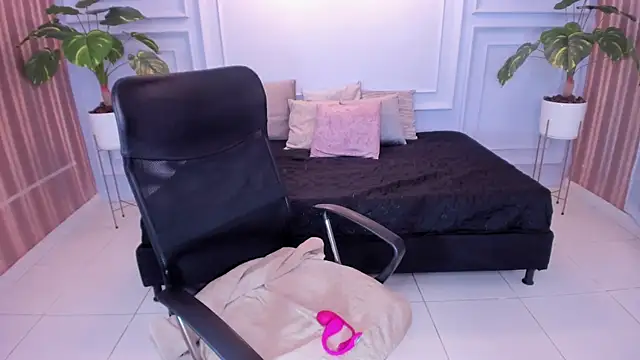 sararestrepo online show from 01/10/26, 06:09