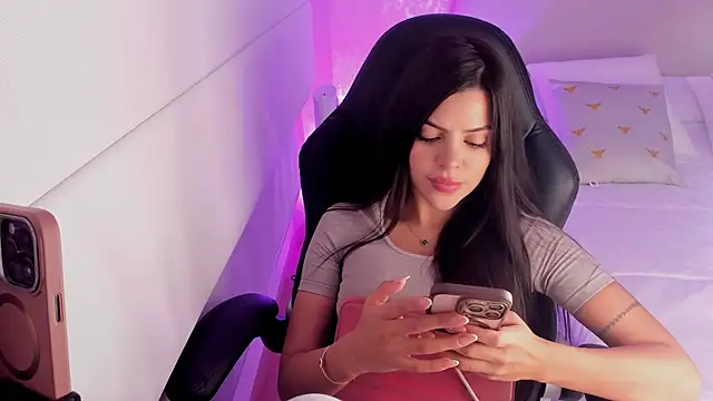 Snapshot of salome__11 chatting on 01/21/25, 05:16 salome 11 online show from 01/21/25, 05:16